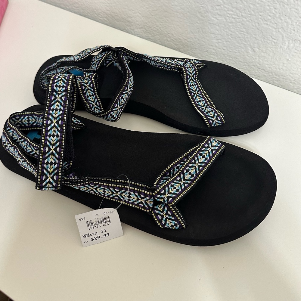 Airwalk Black and Blue Patterned Sandals